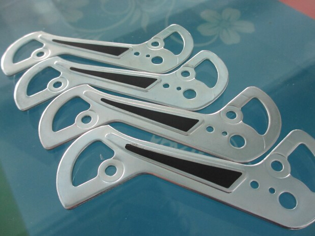 ஸ்பூட் பேக்ஸ் பிளாஸ்டிக் பேக் லேபிளிங் மெஷின் செமி ஆட்டோமேட்டிக் ஃபார் பிளாட் சர்ஃபேஸ்