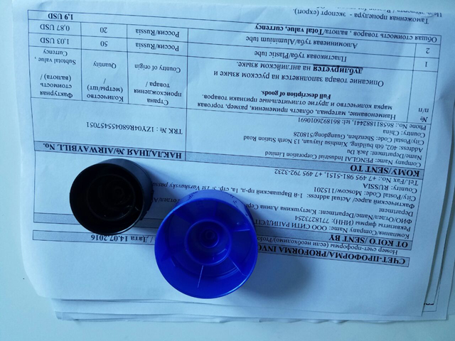 கேப்ஸ் மாதிரிகள் படங்கள் க்ளோஸ் ஷாட்.jpg