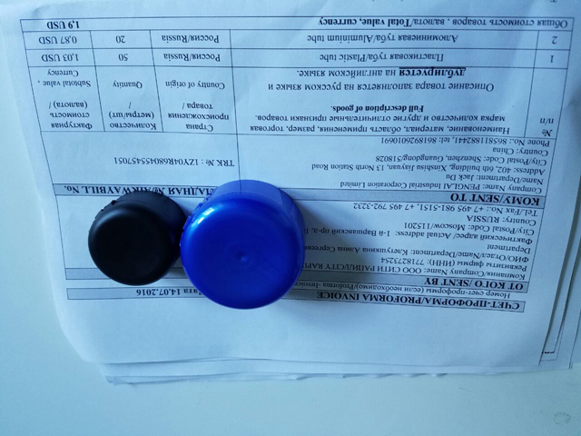 கேப்ஸ் மாதிரிகள் படங்கள் க்ளோஸ் ஷாட்.jpg