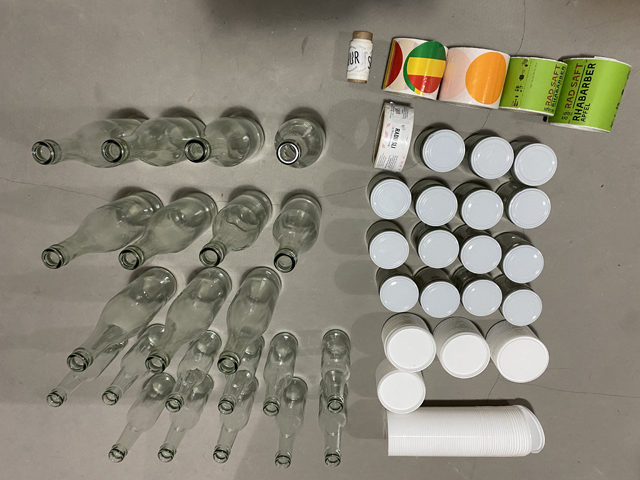 பாட்டில்கள் ரோல்ஸ் லேபிள்கள் மூடி மாதிரிகள்.JPG