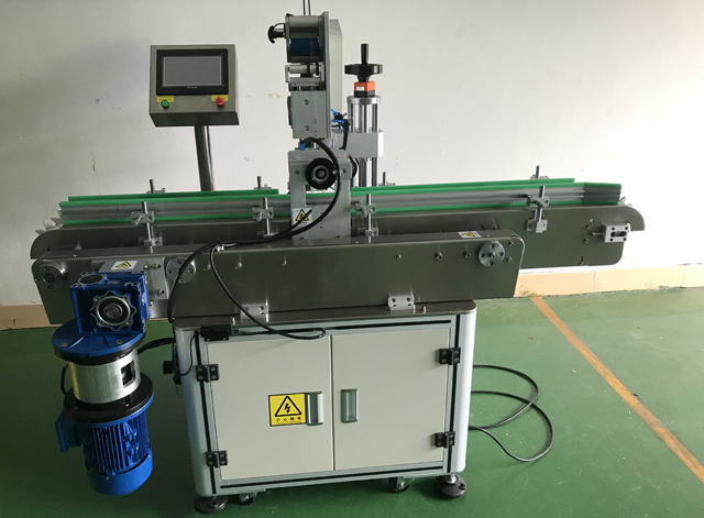 லேபிளிங் லிப்ஸ்டிக் இயந்திரம் customized.jpg