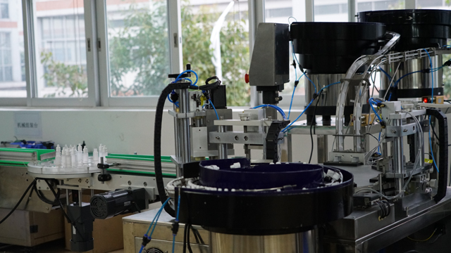 நிரப்புதல் கேப்பிங் லேபிளிங் pictures.jpg