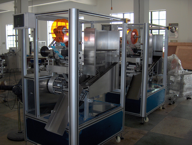 tubes labeling machine in stock குழாய்கள் labeling.jpg க்கான இயந்திரங்கள்