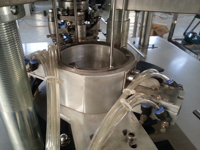 கேப்பிங் ஹெட்.jpg