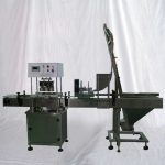 உணவுத் தொழிலில் கண்ணாடி ஜாடிக்கான தானியங்கி நேரியல் வெற்றிட கேப்பிங் மெஷின்