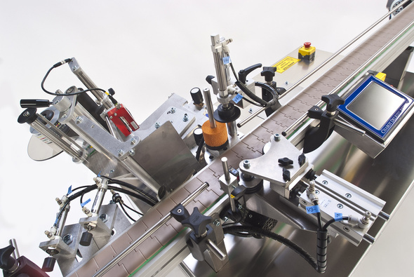 round bottle labeler equipment சுற்று பாட்டில் லேபிளிங் உபகரணங்கள்.jpg