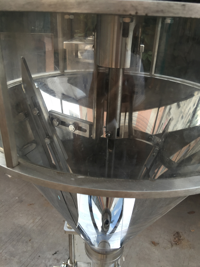 தூள் நிரப்புவதற்கான புதிய இயந்திரம் (1).jpg