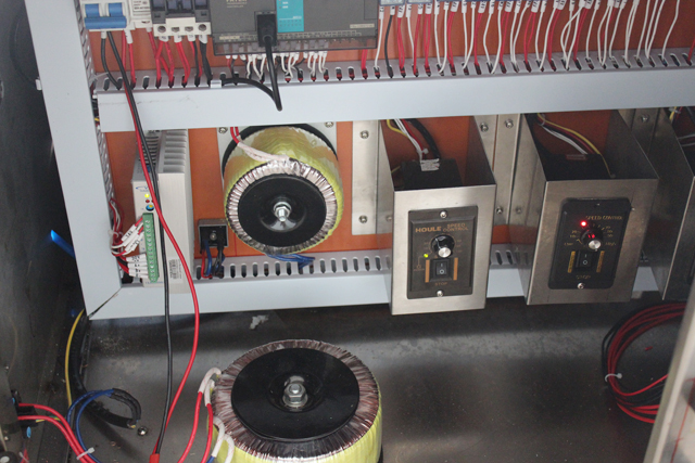 உள் இயந்திரம் electronic.jpg