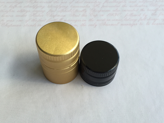 screw caps உலோக தொப்பிகள்.jpg