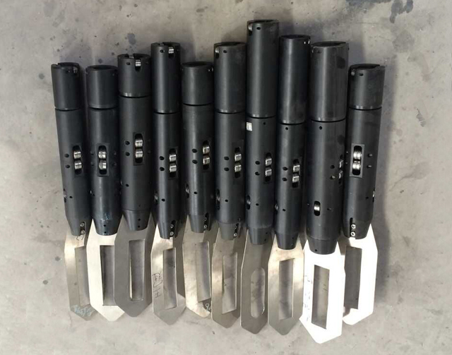 சென்டர் போஸ்ட் ஸ்லீவ் லேபிளிங் machines.jpg