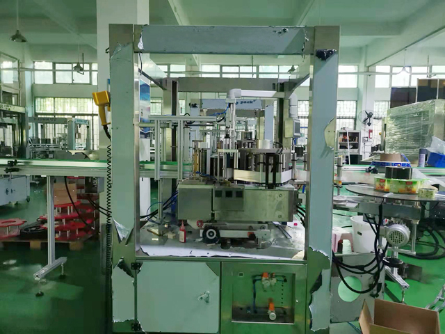 சூடான உருகும் லேபிள்கள் machine.jpg