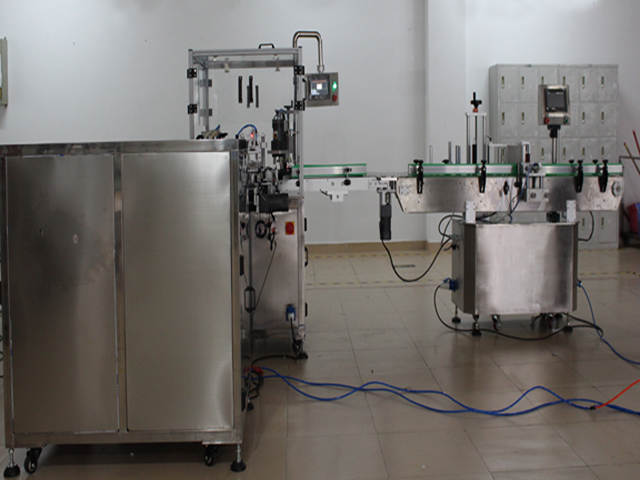 E திரவ வரிக்கு ஏற்பாடு செய்யும் பாட்டில்கள்.jpg