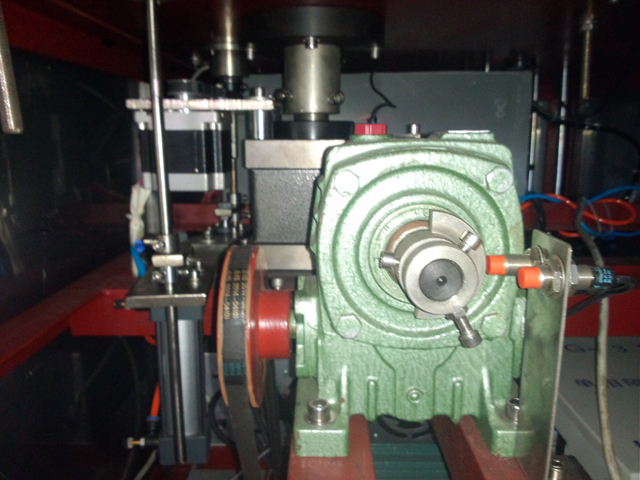 internal tubes filling sealing machine குழாய்கள் நிரப்பு சீலர் semi automatic.jpg