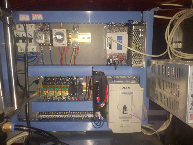 relays for filling sealing machines உள்ளே அலுமினிய குழாய்கள் நிரப்பும் சீல் இயந்திரங்கள்.jpg