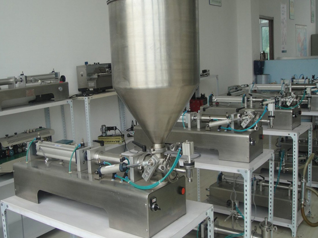 horizontal filling machine for both liquid and paste கிரீம் மற்றும் திரவ நிரப்புதல் machine.jpg