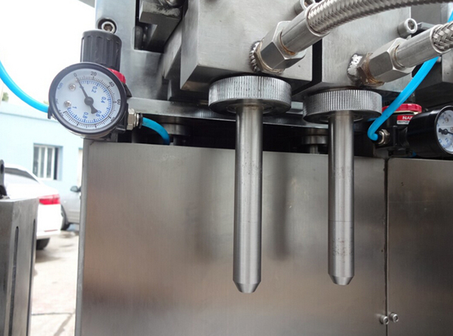 இரட்டை நிரப்புதல் nozzles.jpg