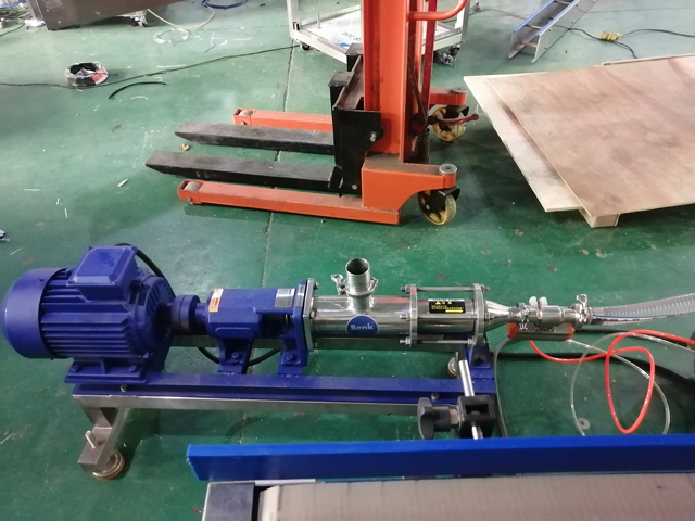 கலவை ஹீட்டர் (3) உடன் 12 தலைகள் நிரப்பும் இயந்திரம்.jpg