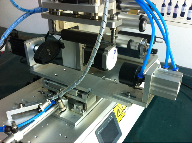 லேபிளிங் இயந்திரங்கள் லேபிளிங் ஹெட் .jpg