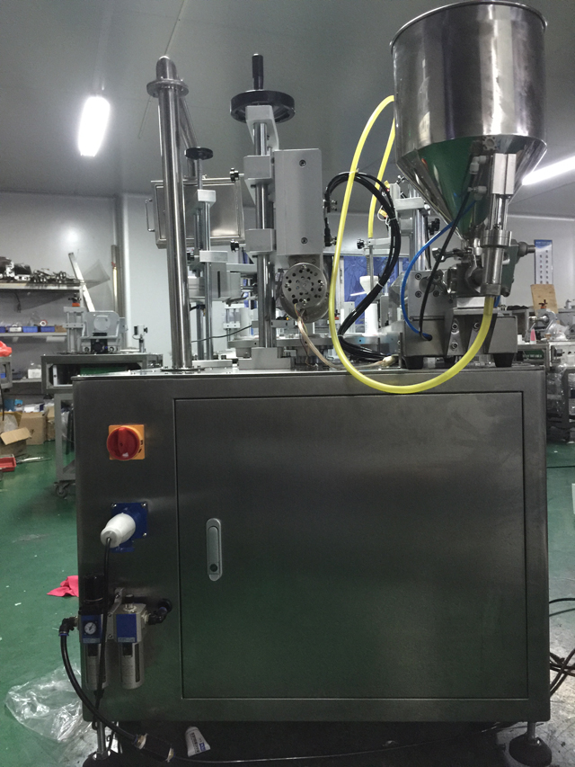 tubes filling ultrasonic sealing machine semi automatic குழாய்களின் பின்புறம் நிரப்பும் சீல் இயந்திரம்.jpg