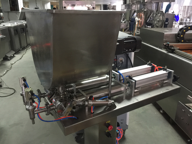 செங்குத்து நிரப்புதல் இயந்திர முனைகள்.JPG