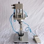 செமி ஆட்டோமேட்டிக் நியூமேடிக் டெஸ்க்டாப் பெர்ஃப்யூம் கிளாஸ் பாட்டில்கள் கிரிம்பிங் மெஷின்