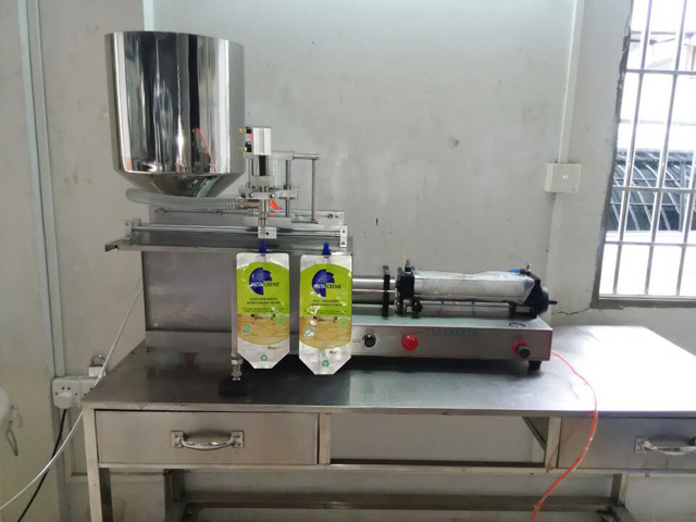 ஸ்பவுட் பைகள் நிரப்பும் இயந்திரம் (4).jpg