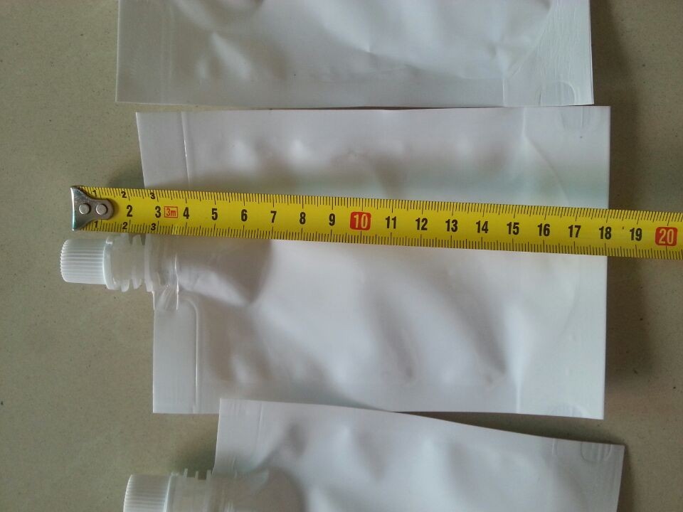samples of spout bags sent from africa customers ஹாப்பர் .jpg நிரப்பும் ஒற்றை தலை ஸ்பவுட் பைகள்
