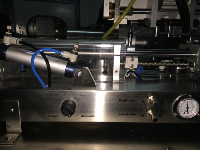 horizontal filling machine for filling process குழாய்கள் நிரப்பு sealer.jpg க்கான கிடைமட்ட நிரப்புதல் இயந்திரம்