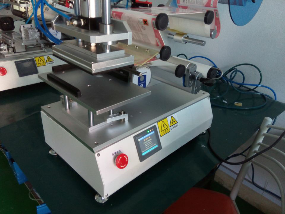 semi automatic labeling machinery பைகளுக்கான லேபிளிங் இயந்திரங்கள் .jpg