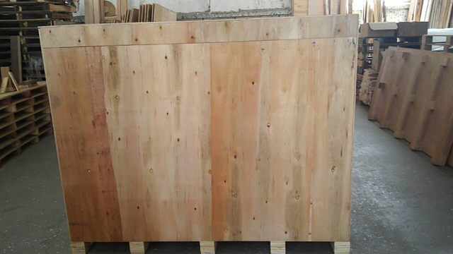 மரப்பெட்டியில் அட்டை சீலர்.jpg