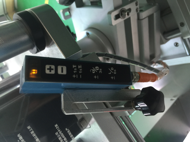 transparent.jpg லேபிள்களைக் கண்டறிவதற்கான சென்சார்